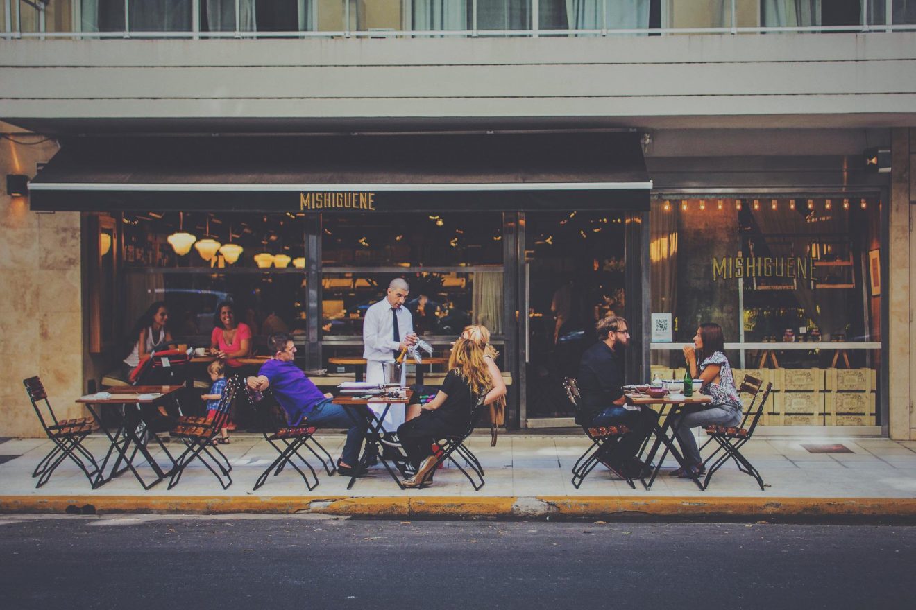 Blague Du Jour Un Homme Est Au Bar Et Annonce Une Mauvaise Nouvelle