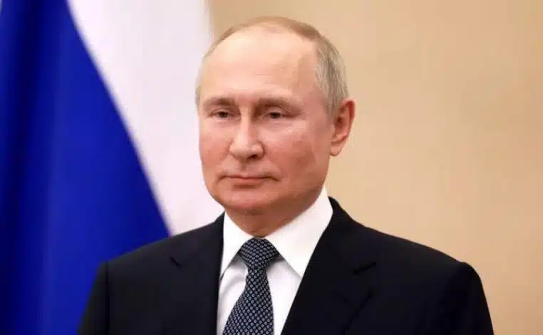 Vladimir Poutine lance une traque internationale pour retrouver l'ex de sa compagne Alina Kabaeva