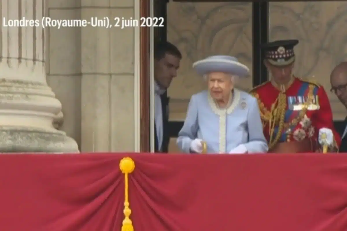 Buckingham palace reine elizabeth II santé apparition jubilé fete juin 2022