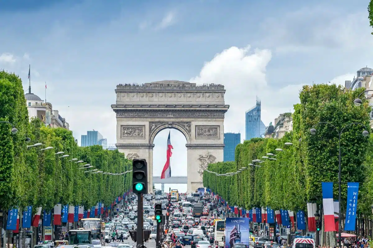 coups de feu Champs-Elysées