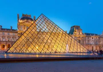 Une femme interdite d'allaiter son bébé au musée du Louvre