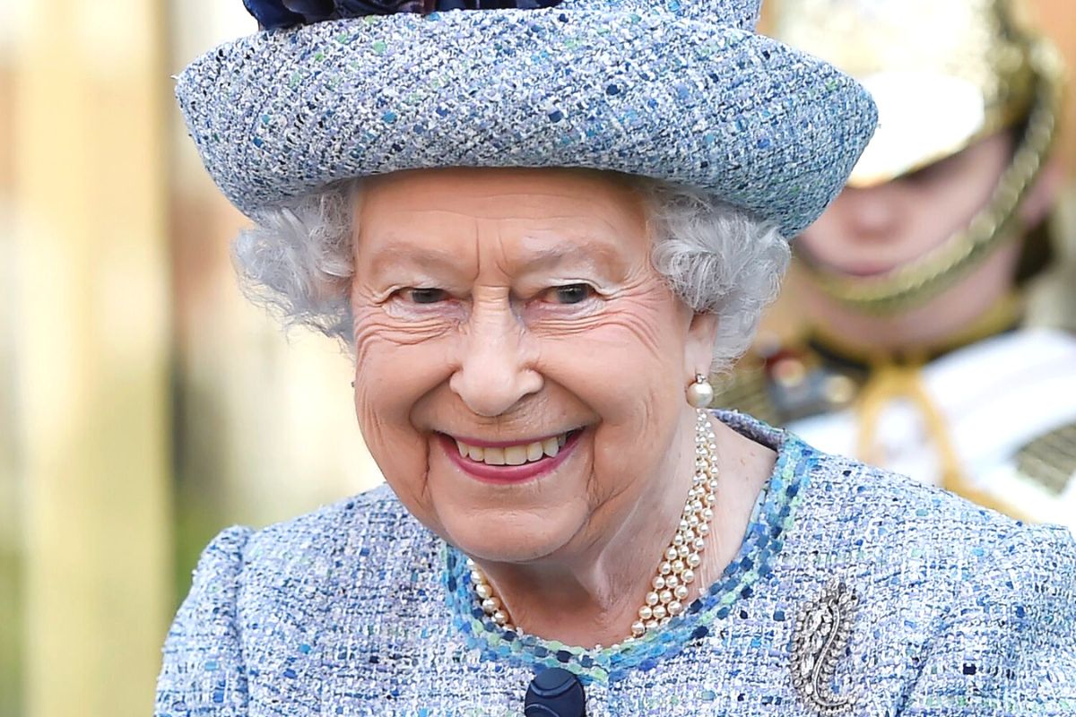nouvelle coiffure reine elisabeth II