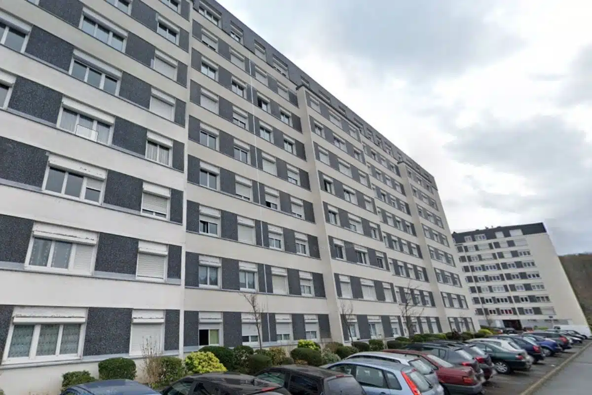 tours enfant 4 ans chute 6 sixieme étage