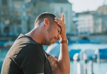 « Je n'avais jamais eu de douleur comme ça ! » Corentin, atteint par la variole du singe, se confie sur son cauchemar ! Vidéo