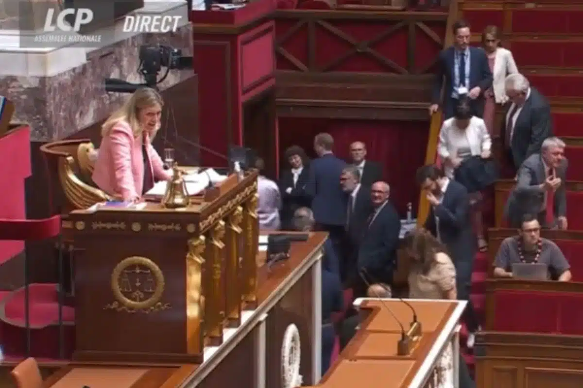 débat assemblée nationale video colere pagaille