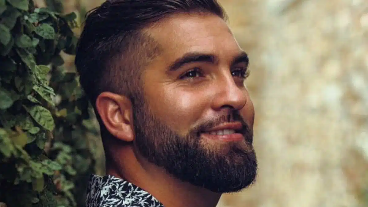 Kendji Girac se ressource à Antibe
