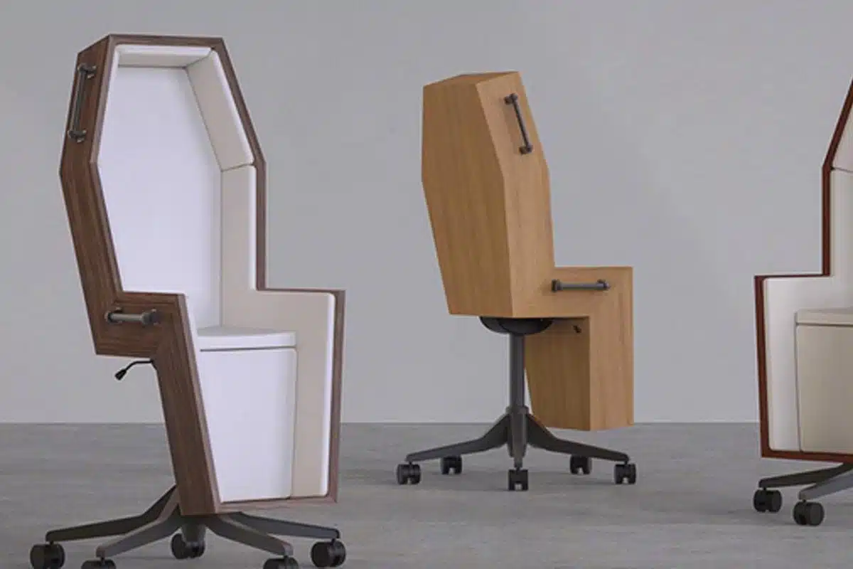 bureau fauteuil internautes cercueil