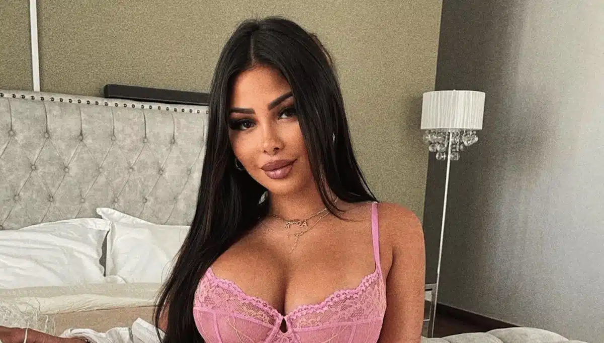 maeva ghennam photo maillot de bain internautes