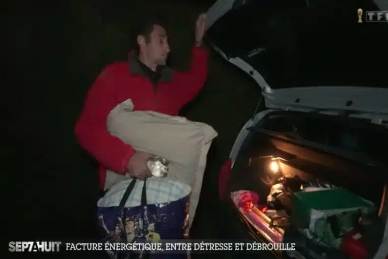 homme dort dans sa voiture sept a huit (1)