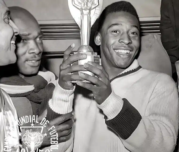 Pelé joueur football hôpital santé