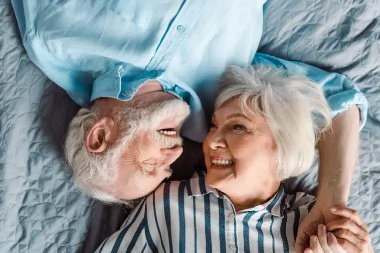 personnes âgées pepe candida espagne couple