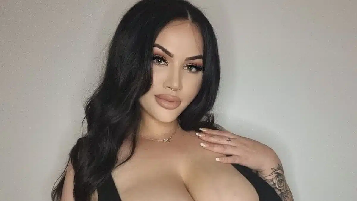 femme atteinte gigantomastie maladie