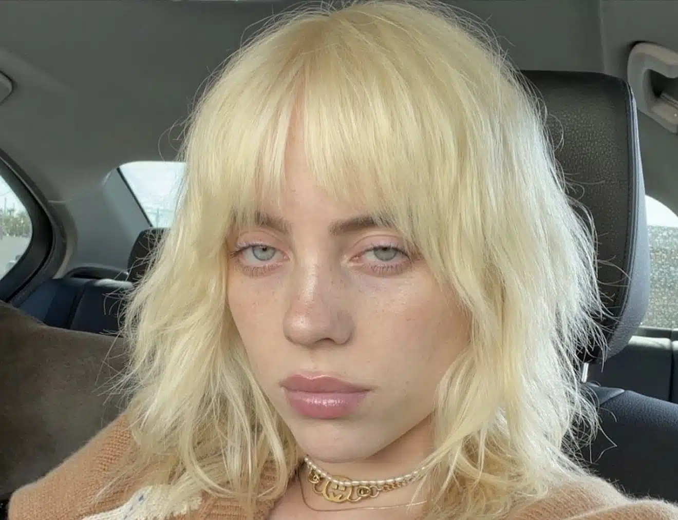 Billie Eilish répond à ses haters : "Laissez les femmes exister"