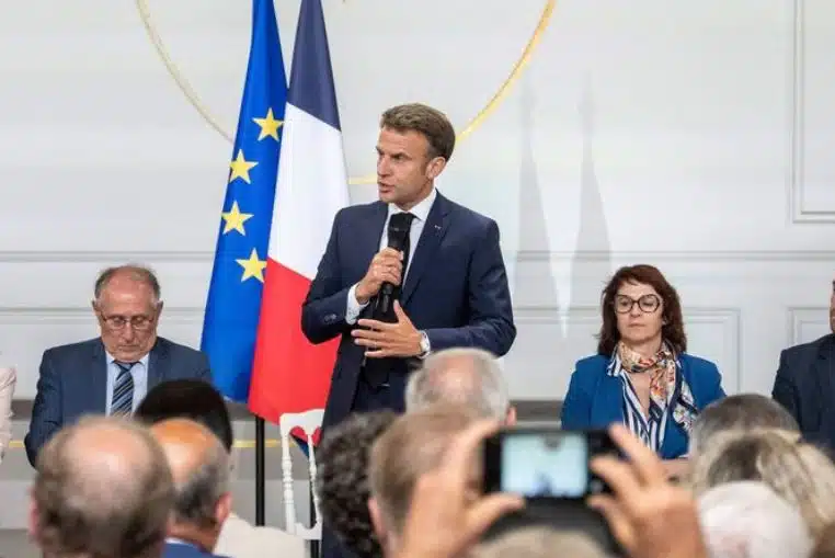 emmanuel macron emeutes (1)