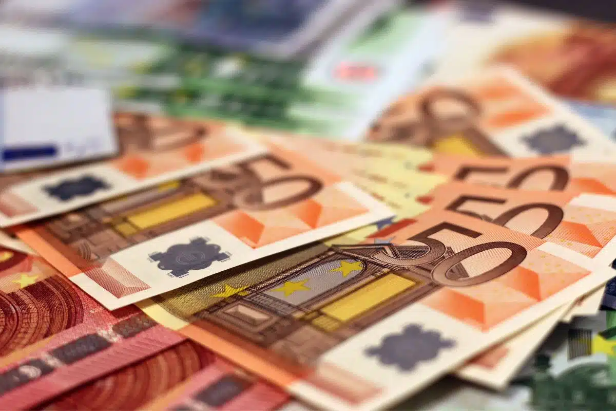 salaire combien gagner par mois france vivre (1)