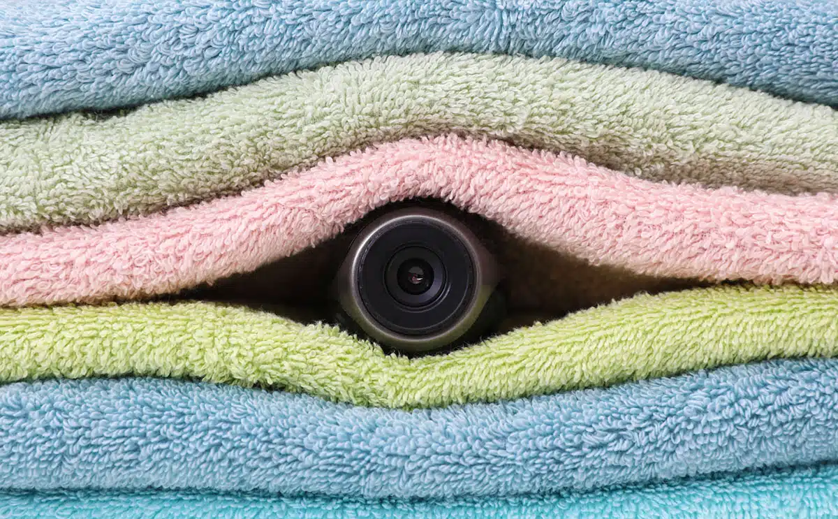 mari femme caméra surveillance vidéosurveillance actu insolite