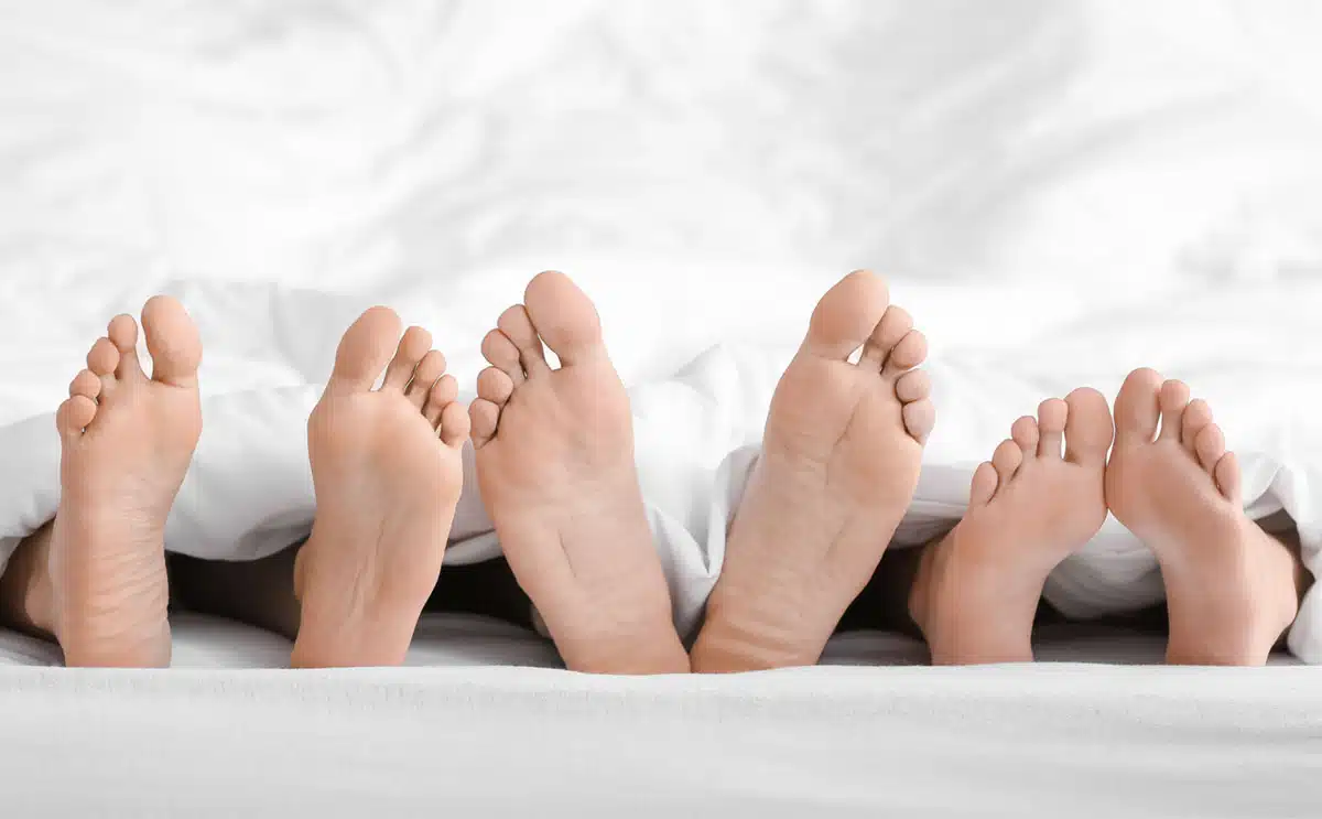 mari stérile trouple enceinte couple trois amour femme hommes