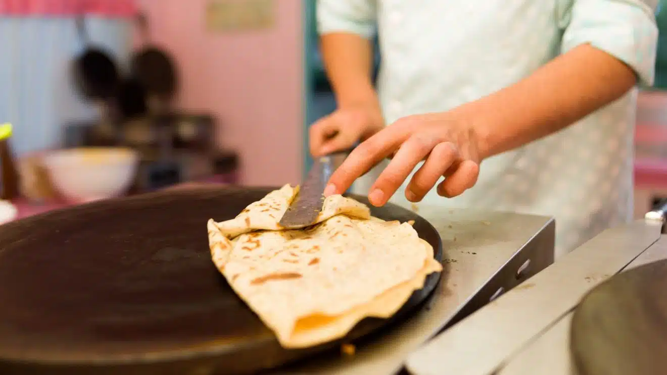 Pâtes à crêpes stockées bouches d'égouts
