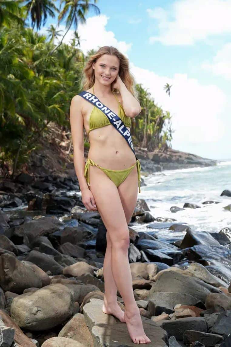 Miss France 2024 découvrez les sublimes photos des candidates en maillot de bain