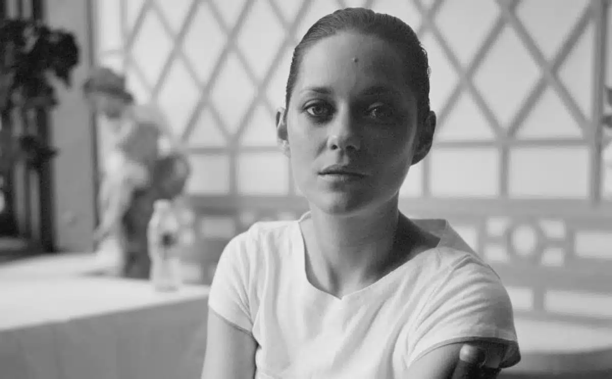 Marion Cotillard people avion