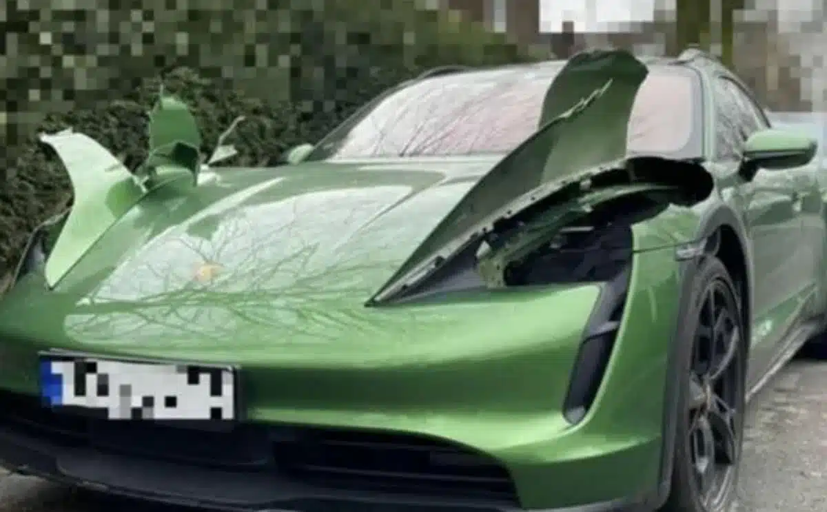 Porsche Taycan Allemagne mutilé mutilation voiture voitures actu