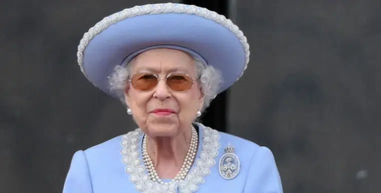 tombe elizabeth II a quoi elle ressemblee