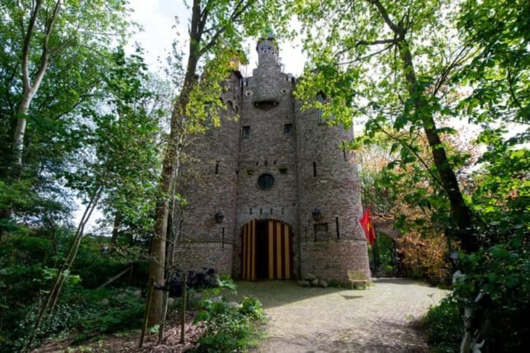 château Gerry Halman (1)