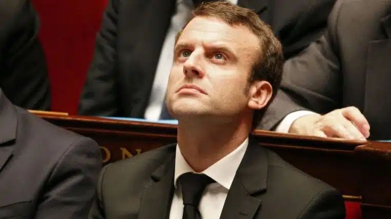 emmanuel macron demission