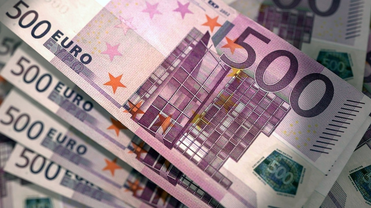 euro note, money, currency, le seuil de pauvreté augmente