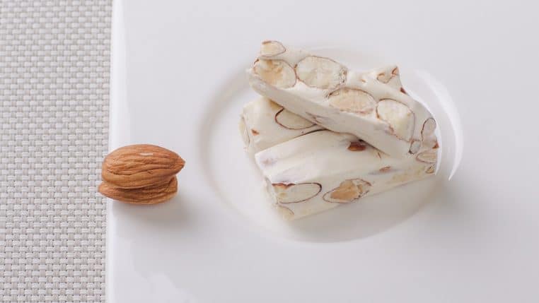 almond, nougat, dessert, gourmandise, piège