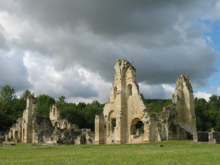 Village de Vauclair détruit lors de la 1re guerre mondial. Ici l'abbaye