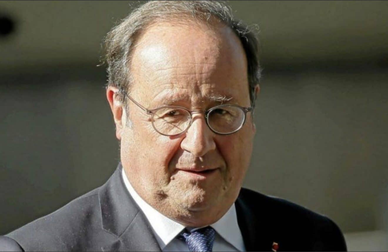 Image illustration François Hollande n'avait pas ses papier pour voter