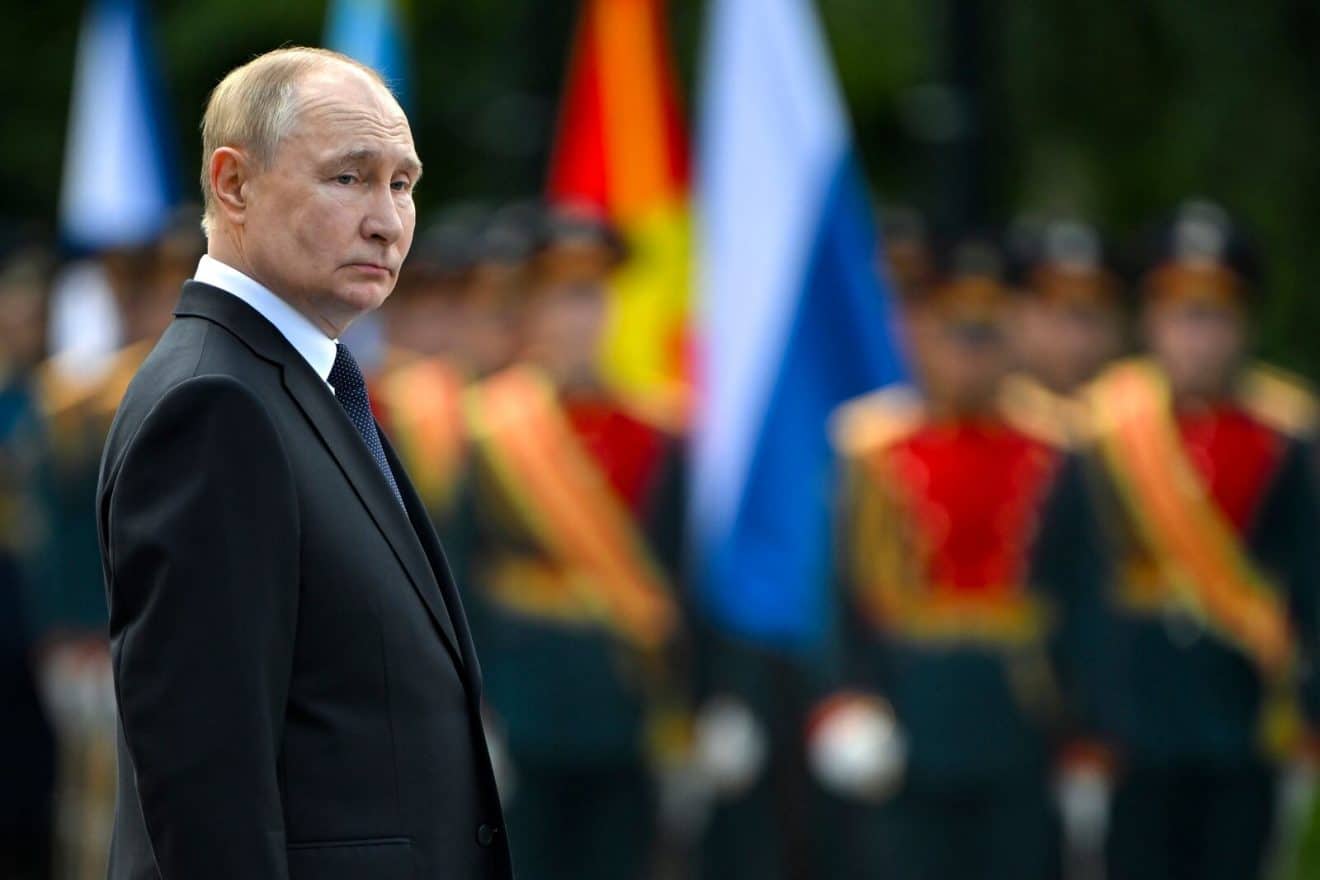 Image illustration Poutine et la russie s'intéresse de très près à la victoire de Jordan Bardella