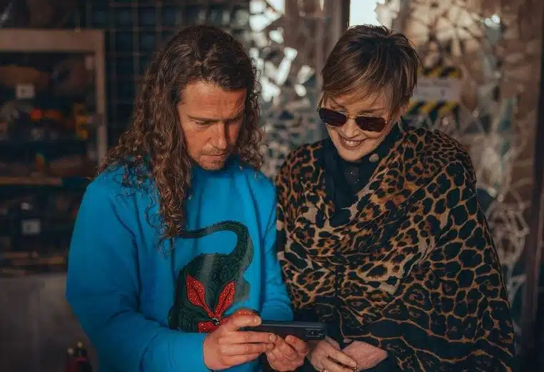 Julien Doré et Sharon Stone