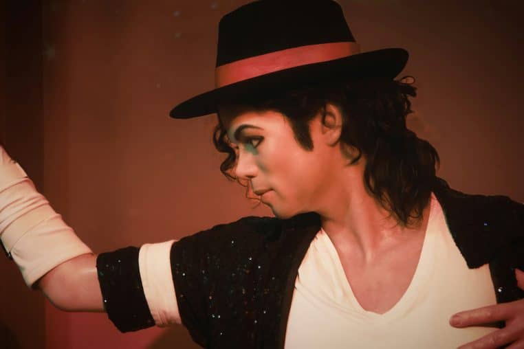 a man in a top hat and black jacket, Michael Jackson