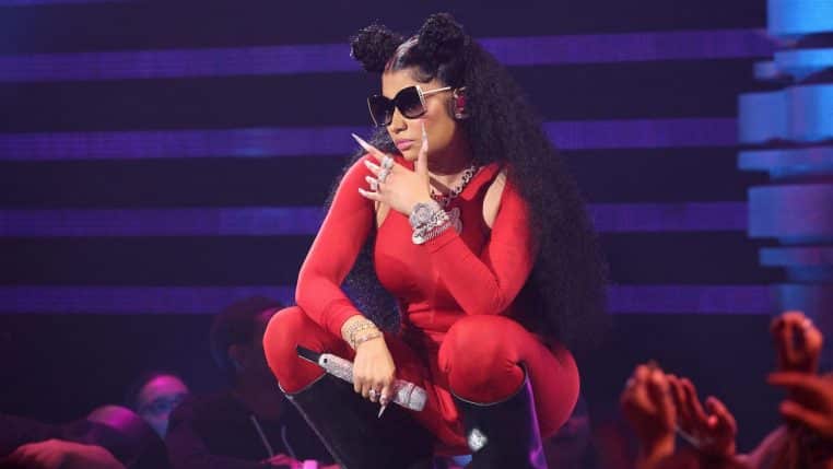 nicki minaj les ardentes concert retard - copie