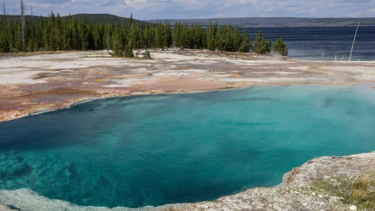 Source-chaude-Yellowstone-Colin-Scott