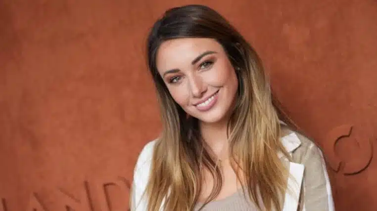 delphine wespiser accident de voiture larmes