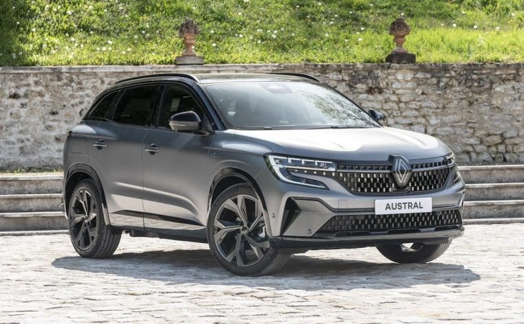 voiture renault tombe en anne - copie