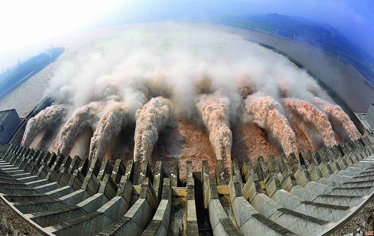 Barrage chinois megastructure terre