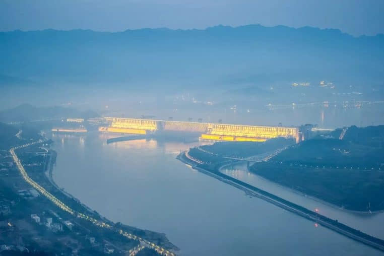 Barrage chinois trois gorges terre