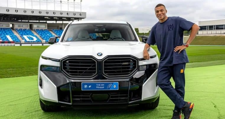 Mbappe voiture bmw xm