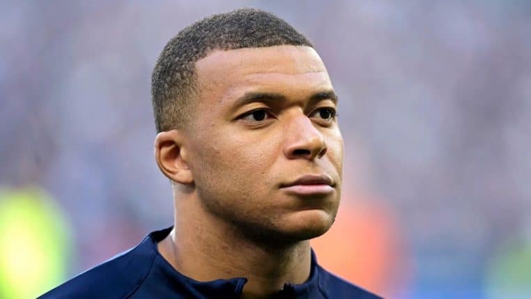 kylian-mbappe-fan-decu-grosse-tete.jpg