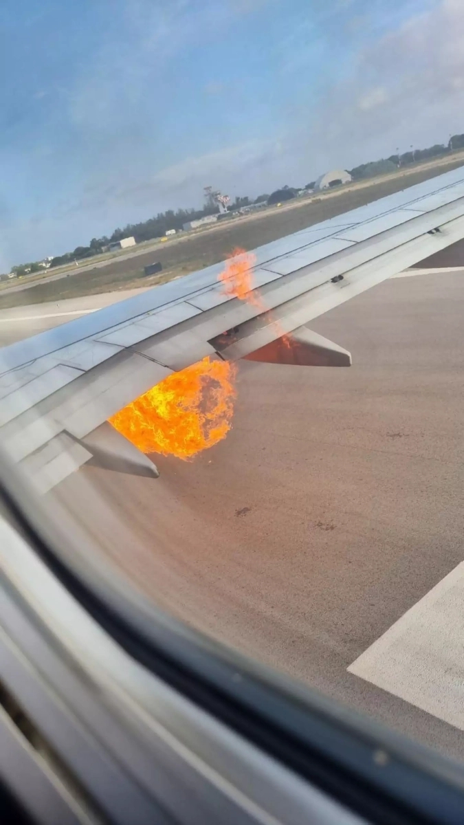 Boeing en feu moteur