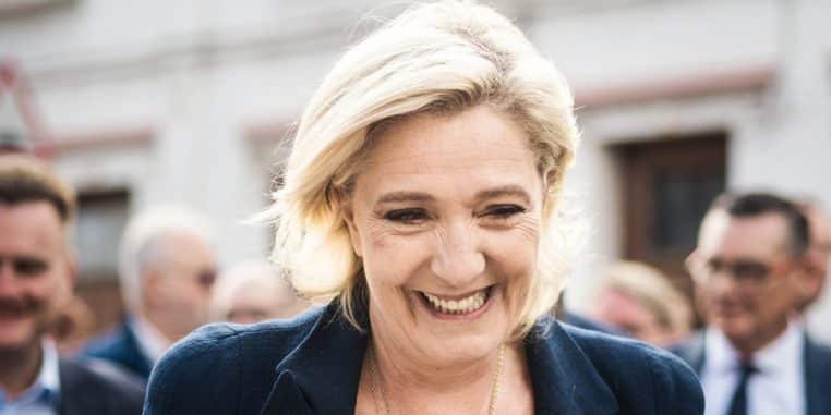 comedien marine le pen theâtre