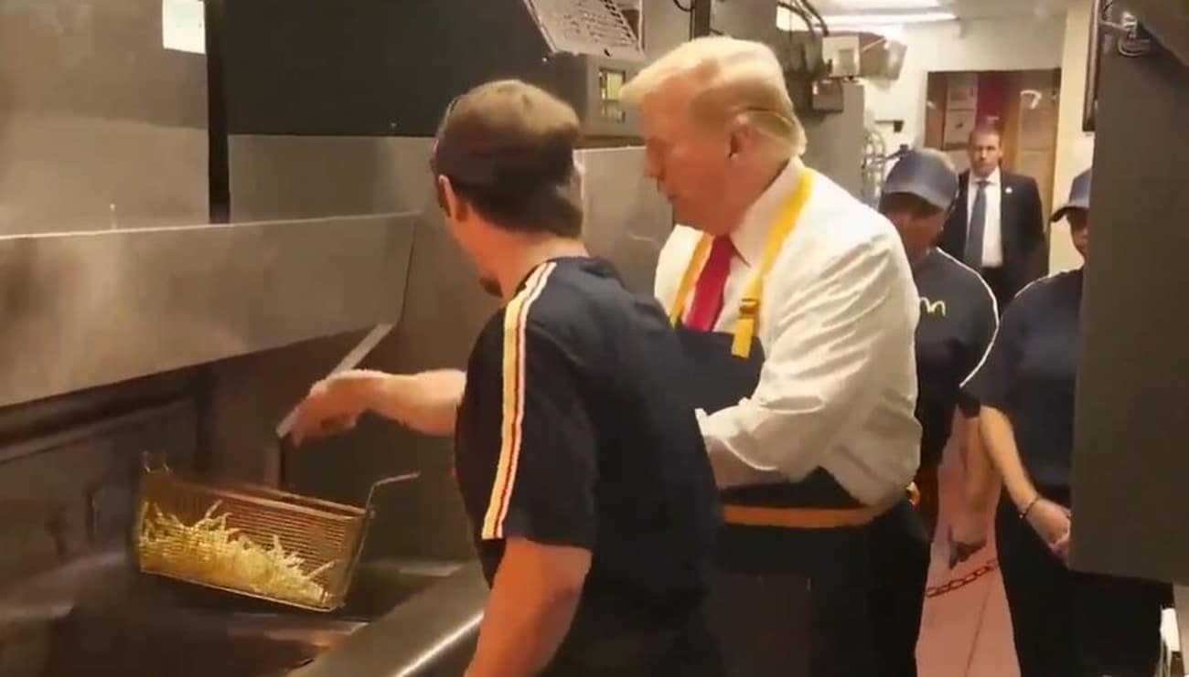 Donald Trump aperçu dans les cuisines d'un McDonald's