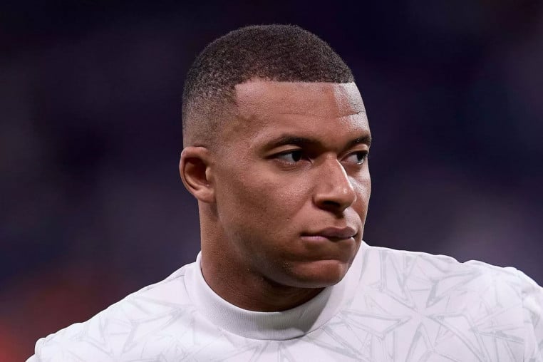 kylian mbappe souffre trouble - copie