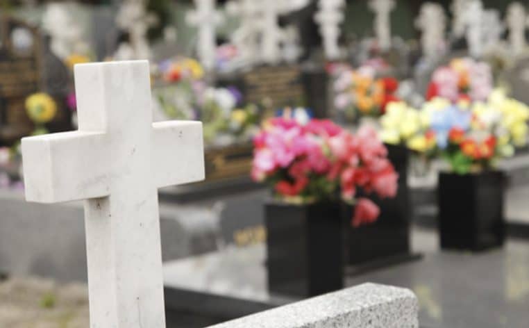 info tombe cimetière enterrement actu