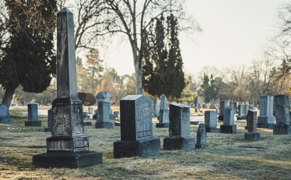 info tombe cimetière enterrement actu