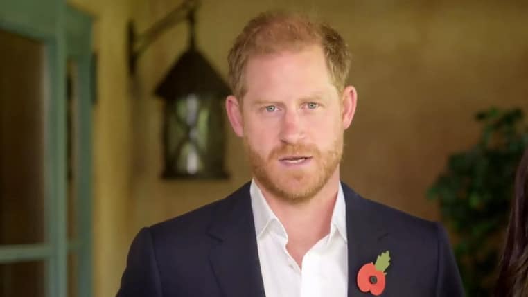 video prince harry en train de se faire tatouter buzz - copie